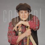 23-03-2004 Schudden tot het sneeuwt, Rob Verheijen alias Kasper, at studio in Amsterdam.

[keywords]Posed, Half Length, Eyecontact, Smiling[/keywords]